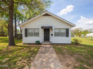 216 S Poplar St, Dyer, TN 38330
