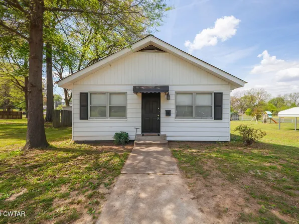 216 S Poplar St, Dyer, TN 38330