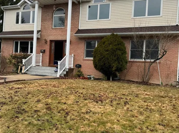 11 Cynthia Court, Hempstead, NY 11550