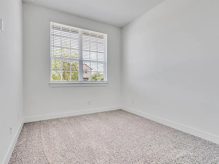 21330 Groundnut Ct — Photo 11