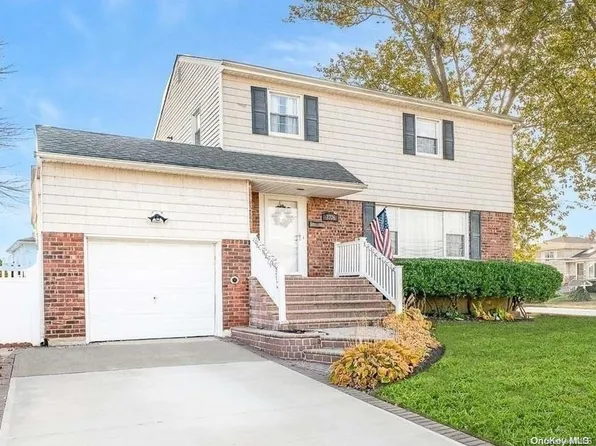 3776 Niami Street, Seaford, NY 11783