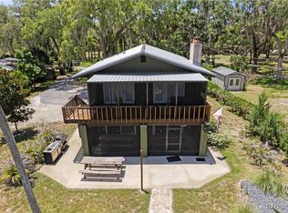 16645 W River Rd, Inglis, FL 34449