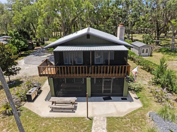 16645 W River Rd, Inglis, FL 34449