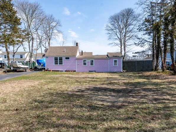 62 Pine Avenue, Hyannis, MA 02601