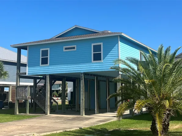 105 Pelican St, Port O Connor, TX 77982