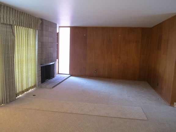 3rd image of 247 Amber Dr