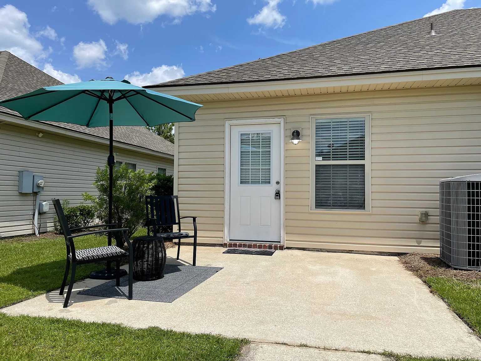 2 bed, 1320 sqft, $1,850 — Photo 2
