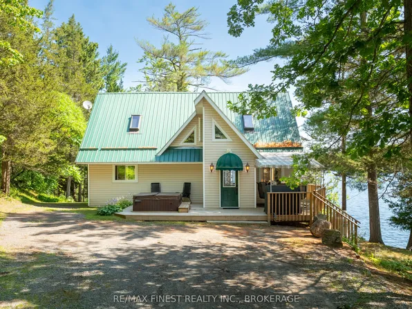 1076 Chester Ln, South Frontenac, ON K0H 1W0