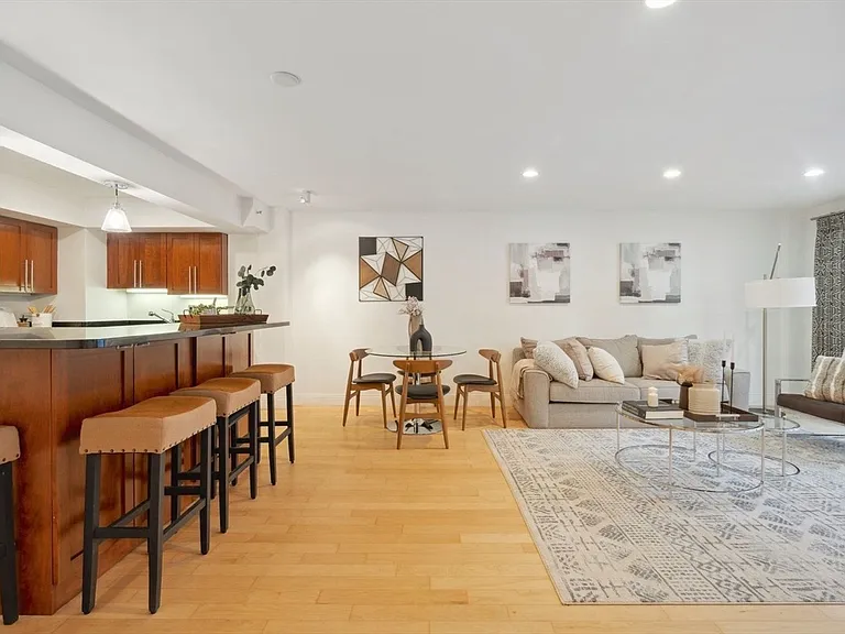 1600 Beacon St #201 — Photo 2
