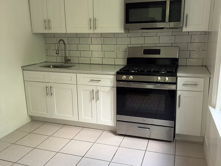 72 Cedar St #2 — Photo 6