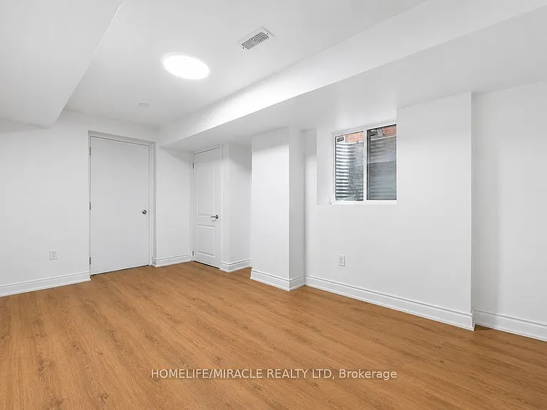 1583 Frolis St — Photo 12