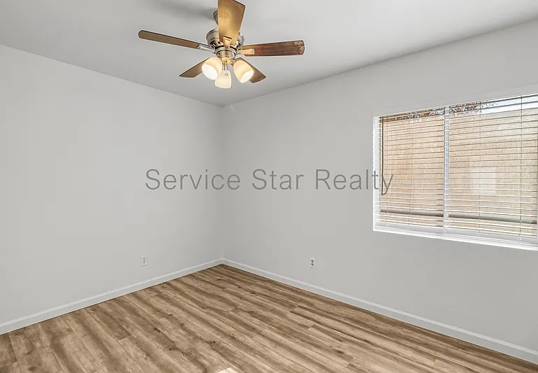 909 W Malibu Dr — Photo 13
