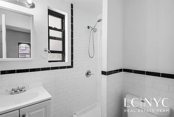 Rented by Keller Williams NYC | media 14