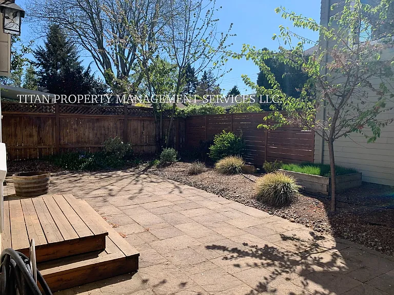 4819 NE 35th Pl #A — Photo 3