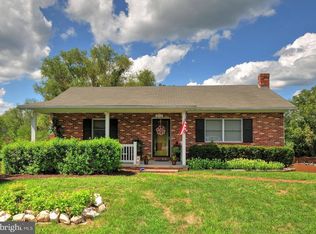 7689 Main St, Middletown, VA 22645