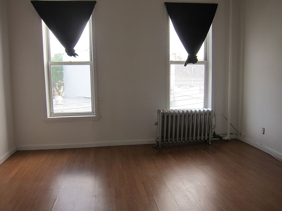1st image of 1414 28th Ave APT 1