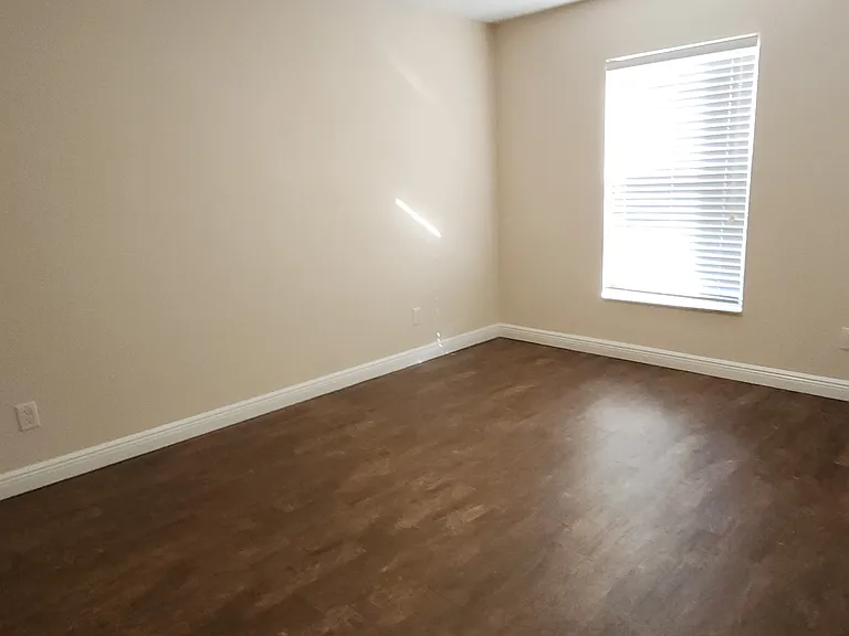 1186 Mistwood Dr — Photo 20