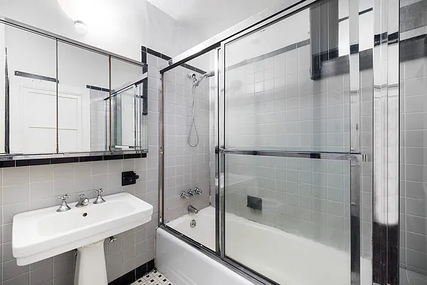 Rented by Loftey Group LLC | media 7