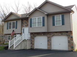 3858 Main St, Slatington, PA 18080