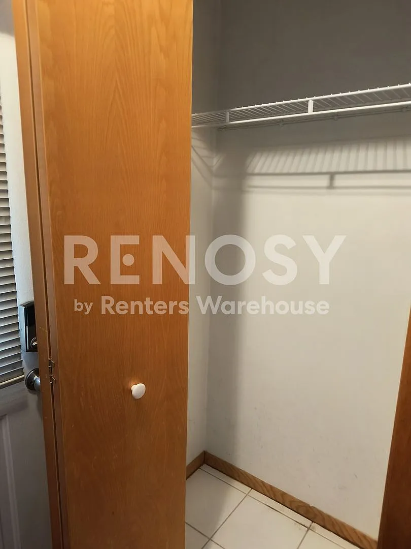 Available Now 2 Bedroom 1.5 Bath Townhouse in Minnetonka — Photo 3