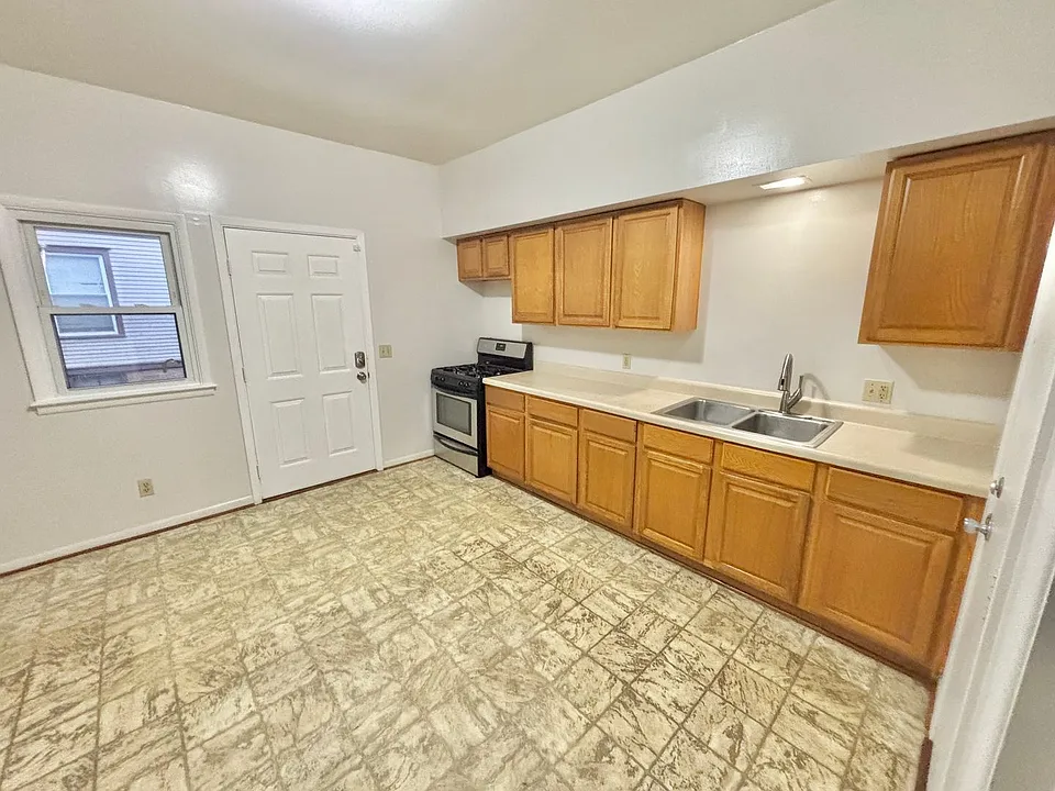 74-78 Grand Ave