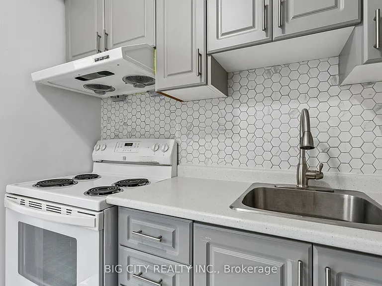 2656 Islington Ave #2 — Photo 4