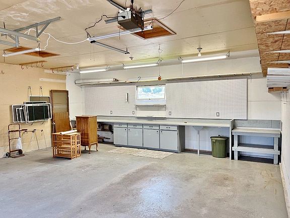 5th image of 115 25th St NW