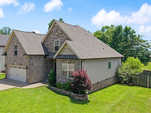 2nd image of 1496 Amberley Dr