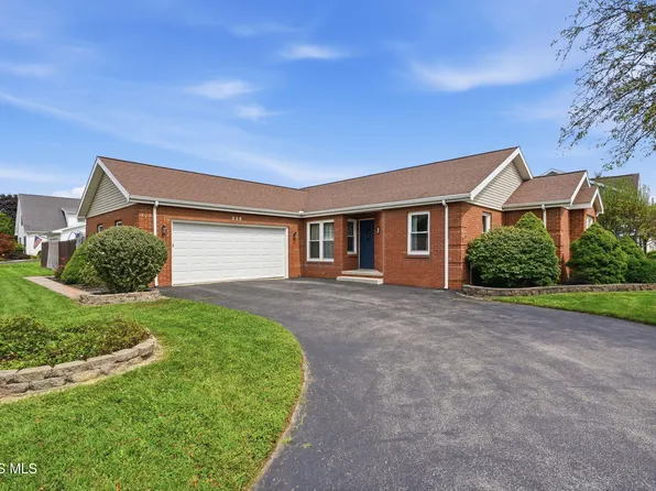 228 Capital Ln, Findlay, OH 45840