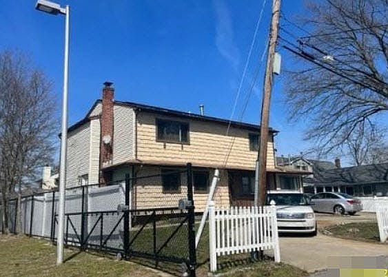 2nd image of 125 N Ontario St