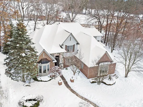271 Greenan Ln, Lake Orion, MI 48362