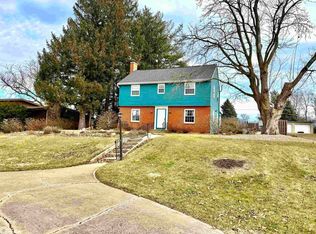 1710 Country Club Dr, Grinnell, IA 50112