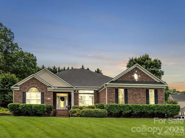 7470 Woodcrest Dr, Stanley, NC 28164