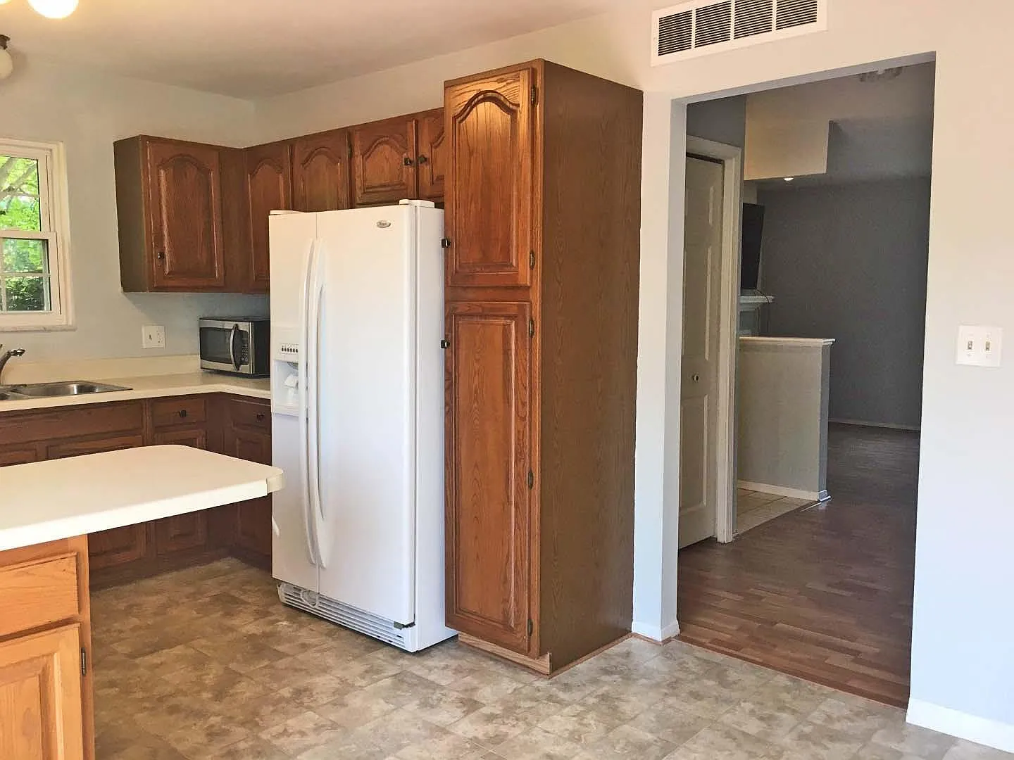 3 bed, 2.5 bath, 1280 sqft, $2,450 — Photo 4