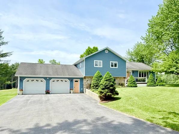 33 Garrand Rd, Mooers, NY 12958
