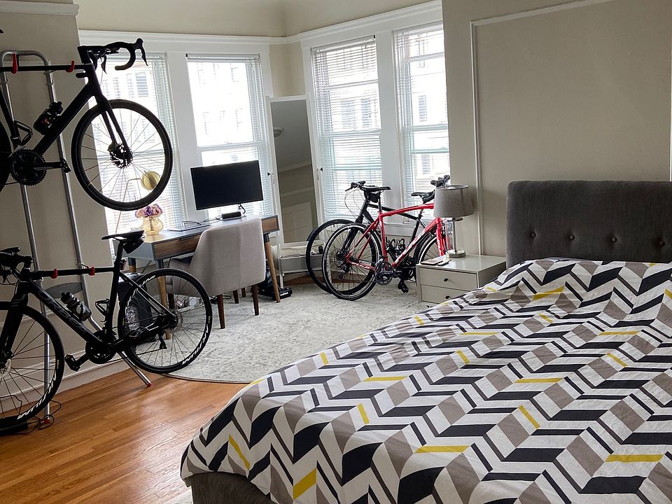 Spacious Bedroom with area for workstation