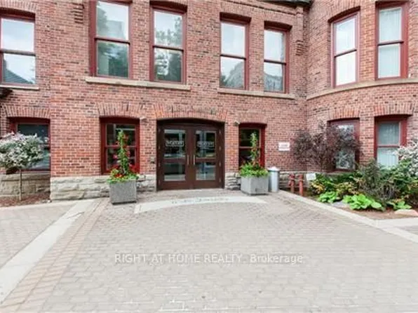 11 Saint Joseph St, Toronto, ON