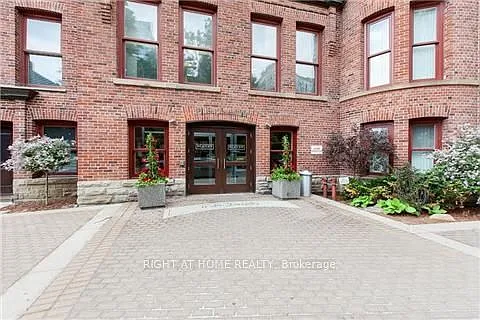 11 Saint Joseph St Photo 1