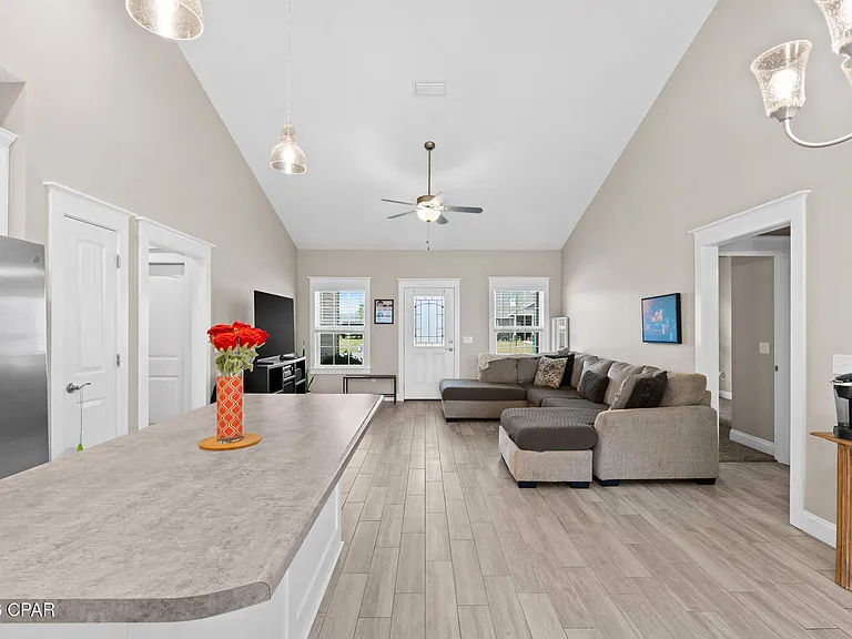 5206 Robins Ct — Photo 10