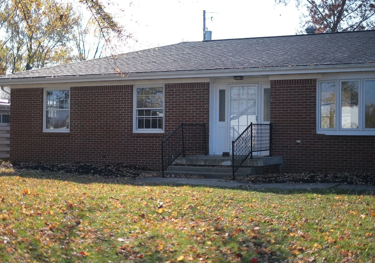 West Lafayette Home, Fenced Backyard, Attached 2 Car Garage, Stainless Appliances, Full Basement — Photo 2