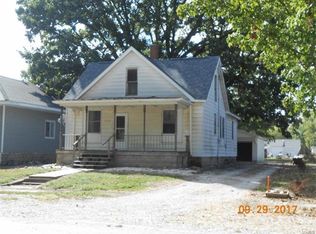 312 N 2nd St, Witt, IL 62094