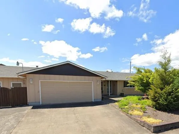 4091 Scenic Dr, Eugene, OR 97404