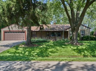 932 Wilmette Ter, Lake Zurich, IL 60047
