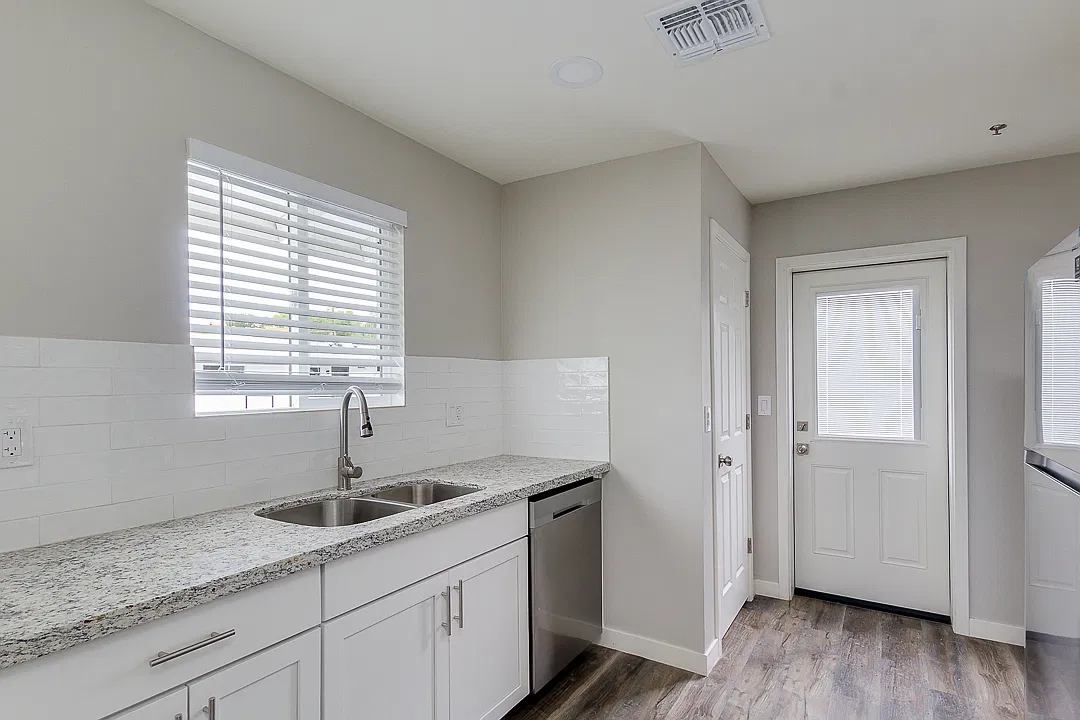 2 bed, 600 sqft, $1,450 — Photo 4