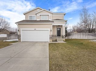 1137 S 1050 W, Woods Cross, UT 84087