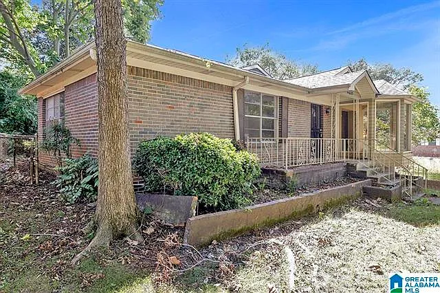4609 Grasselli Boulevard SW Birmingham, AL 35221 - 1 — Photo 2