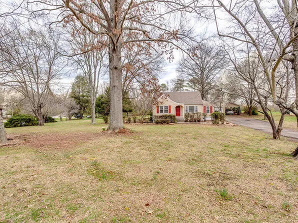 5510 Ridgefield Rd, Knoxville, TN 37912