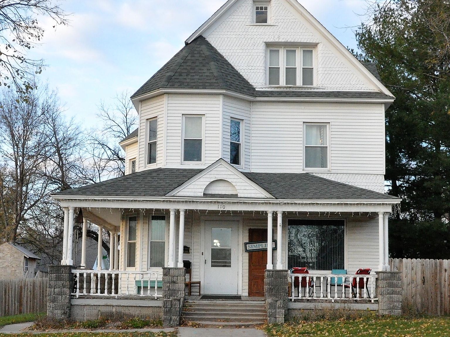 110 E 1st Ave, Flandreau, SD 57028 Zillow