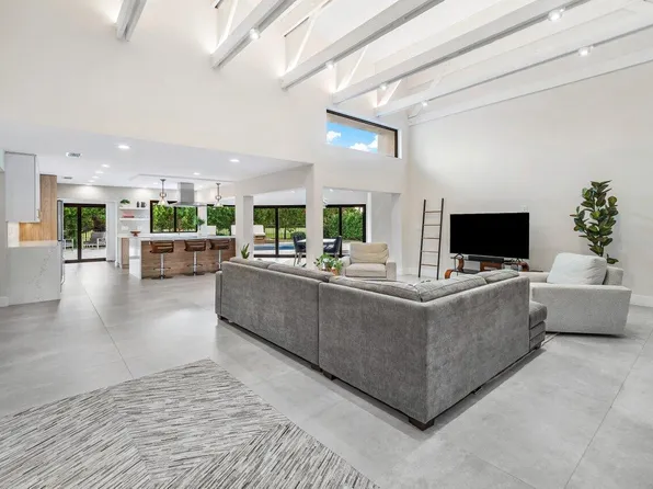 803 Foxpointe Circle, Delray Beach, FL 33445