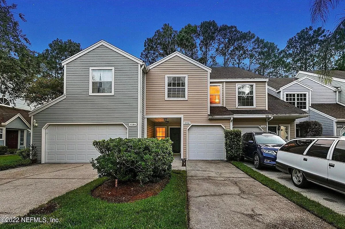 Building Photo - 11290 Lake Mandarin Cir E